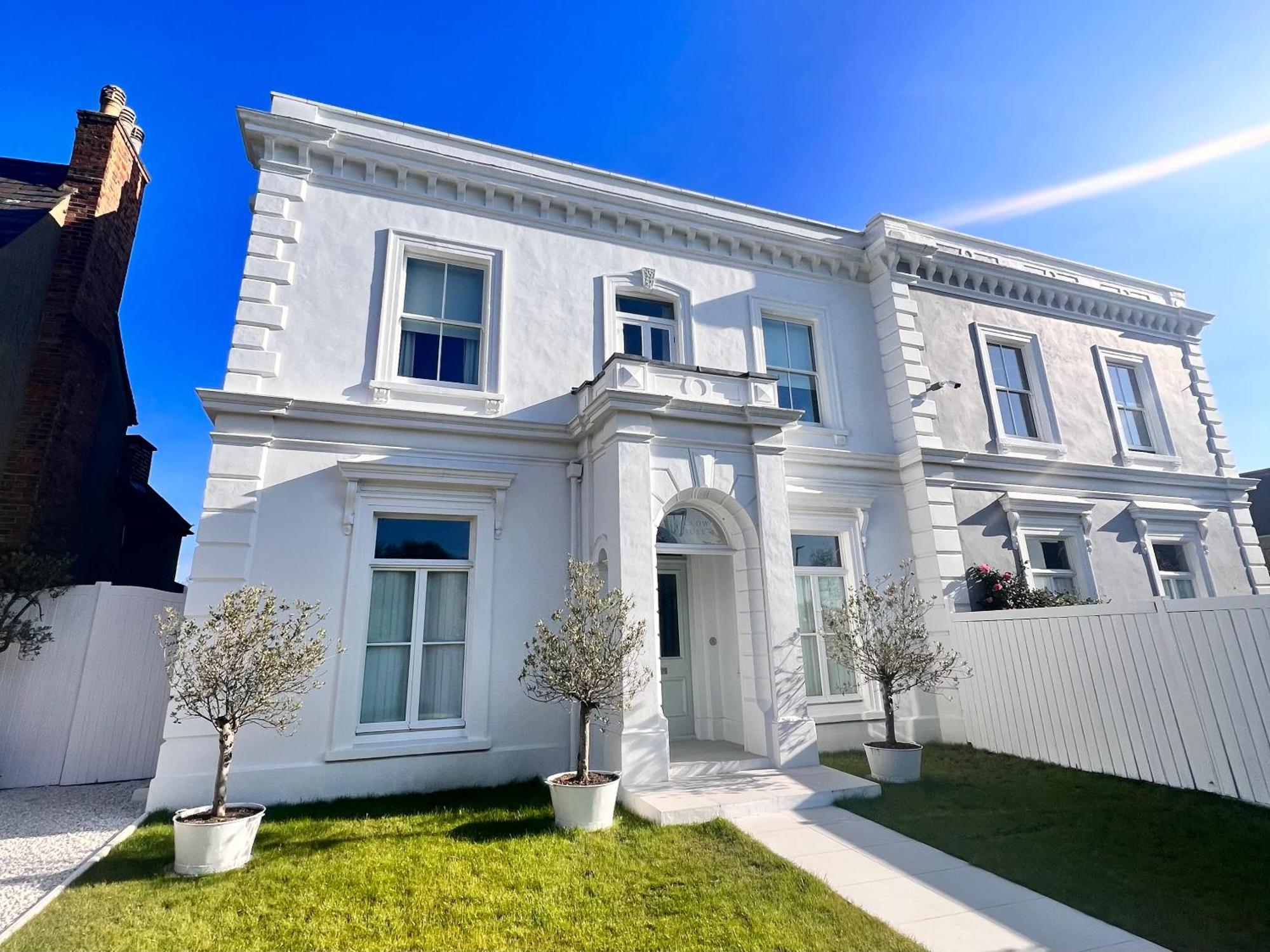 Willow House, Georgian Property In Shepperton Bagian luar foto